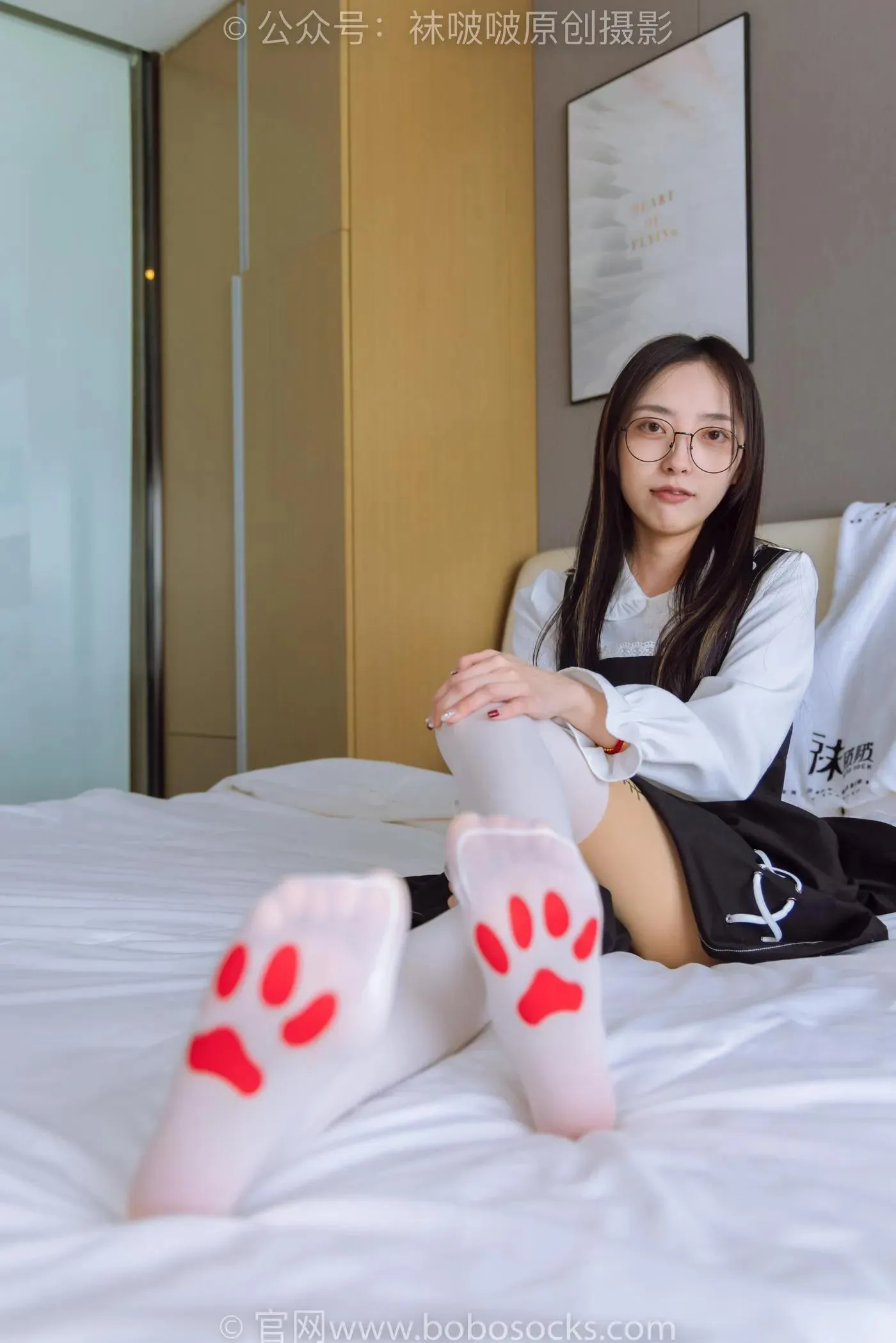 [BoBoSocks袜啵啵]NO.177 稚予-皮鞋、厚白丝（脚底猫爪印款） [140P]插图
